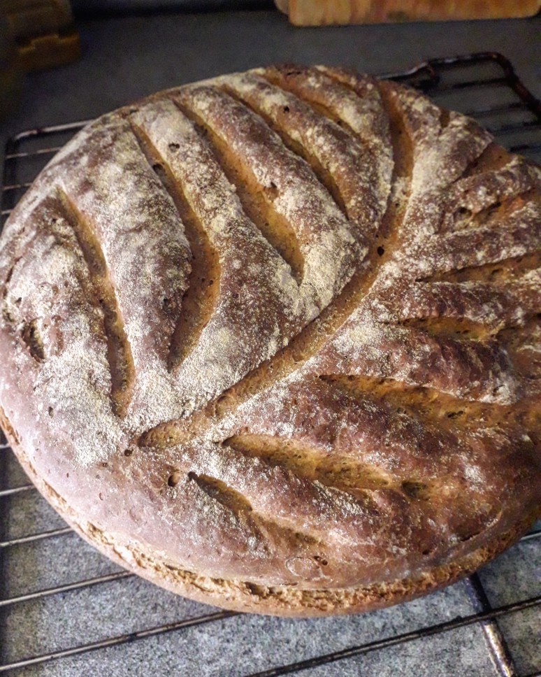 Пшенично-ржаной хлеб в духовке