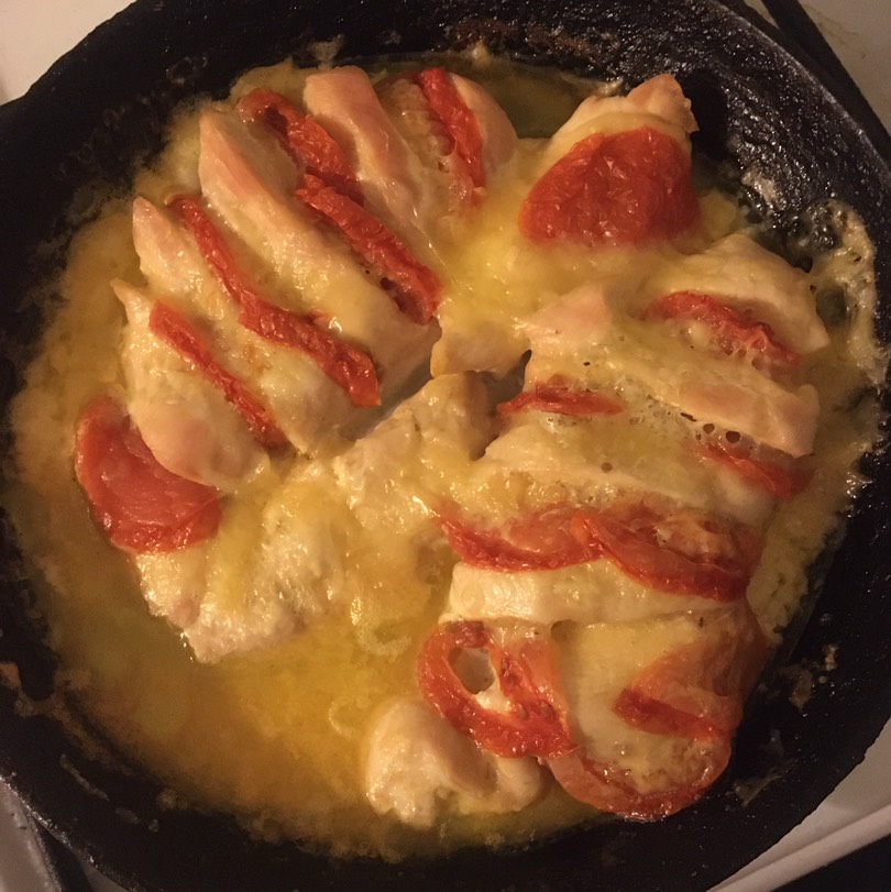Куриное филе с помидорами и сыром