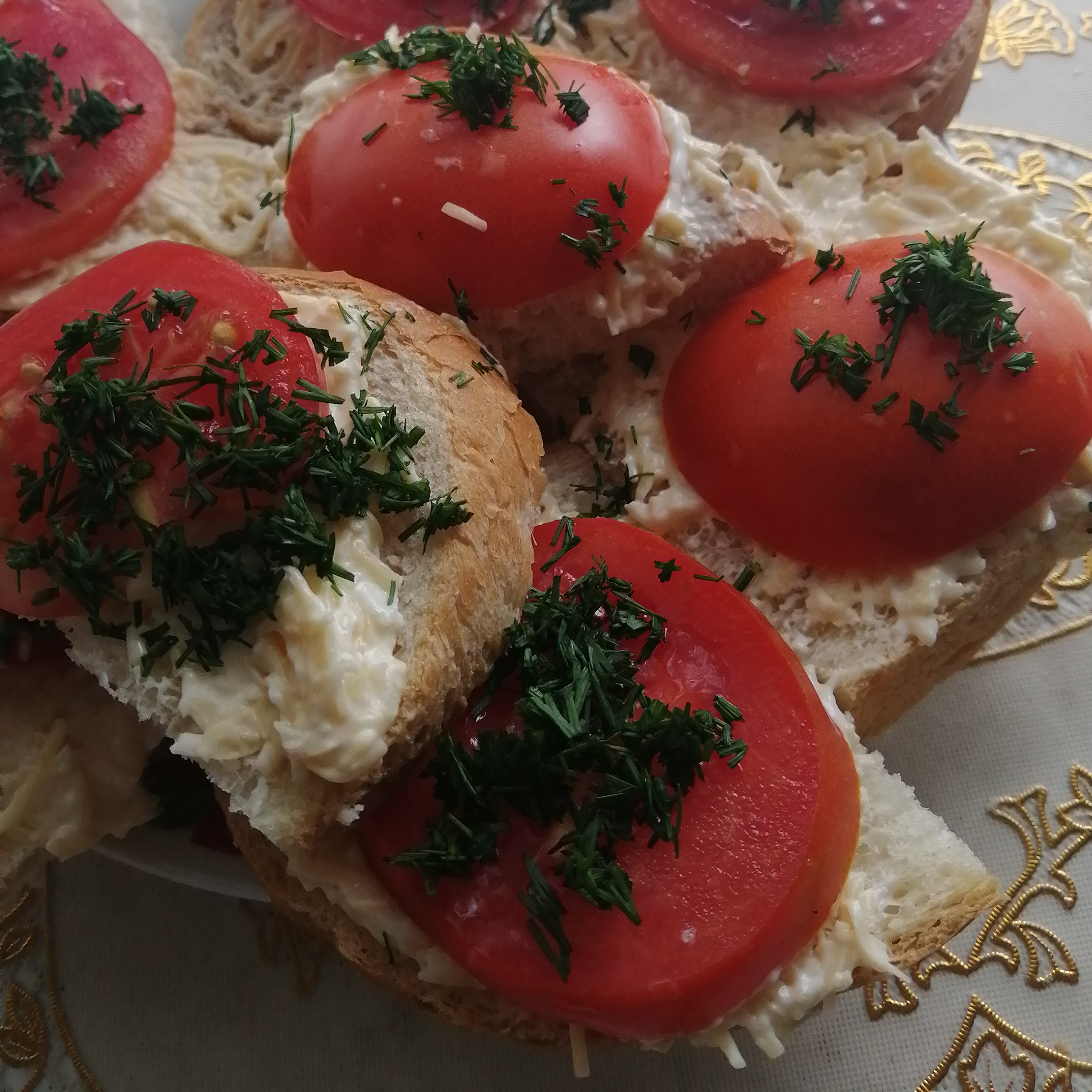 🍞 Бутерброды с помидорами