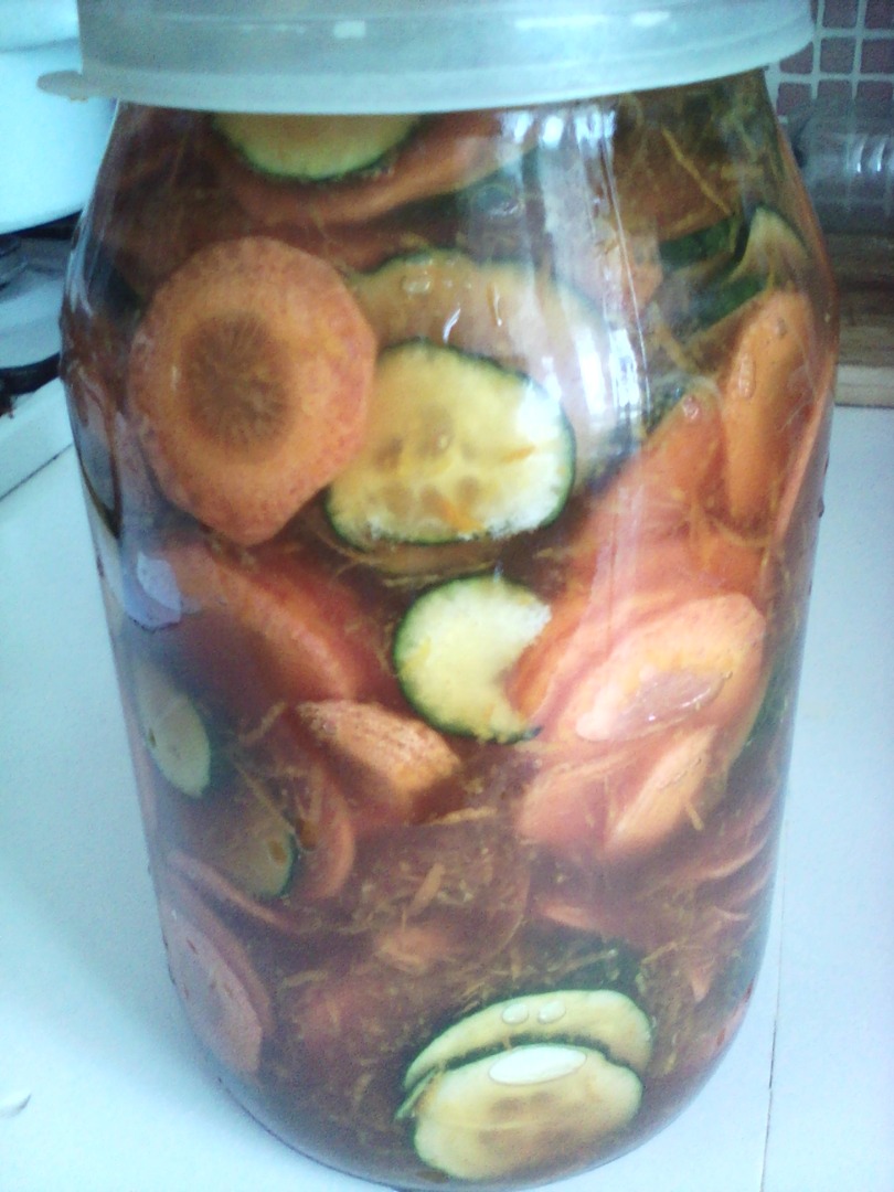 Quickly pickled vegetables in soy-orange marinade