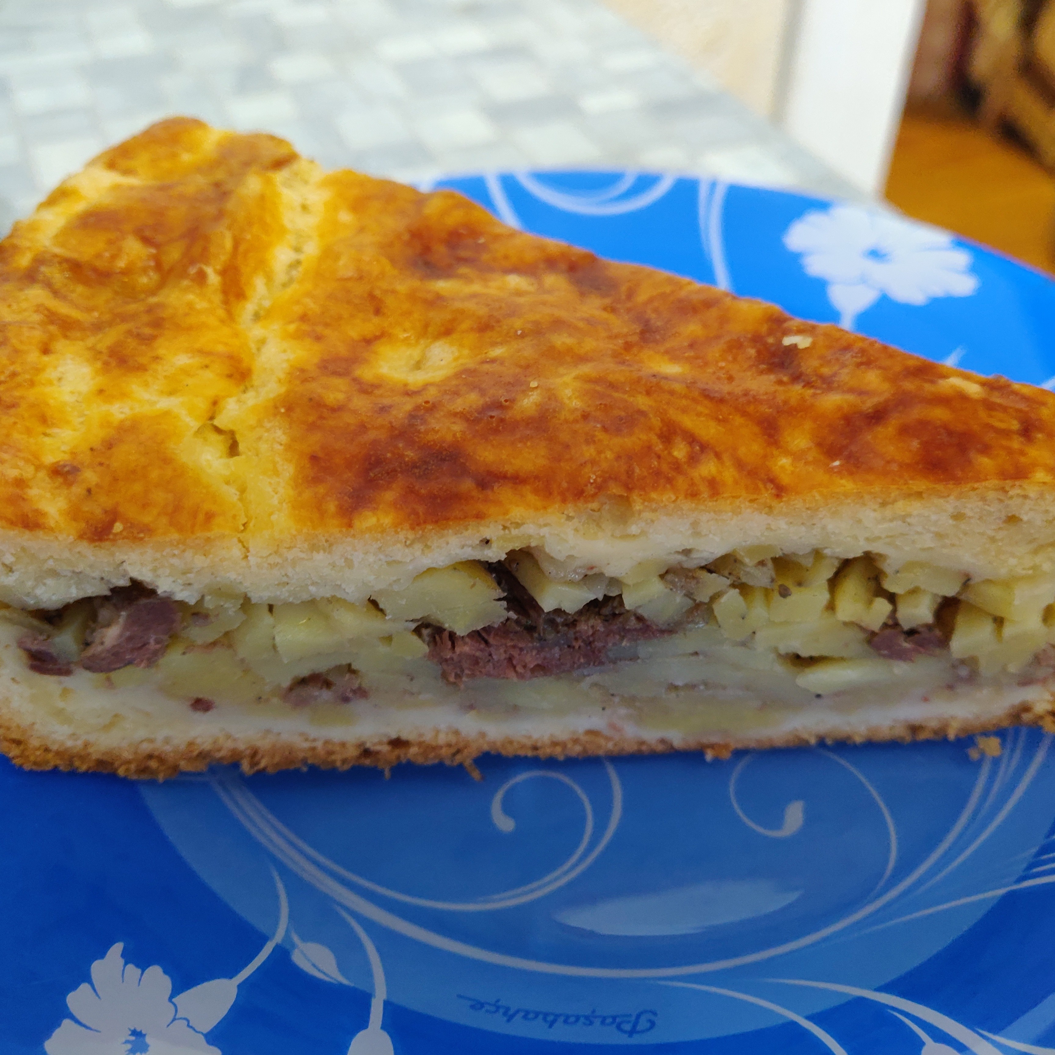 Пирог с мясом и картофелем🥧