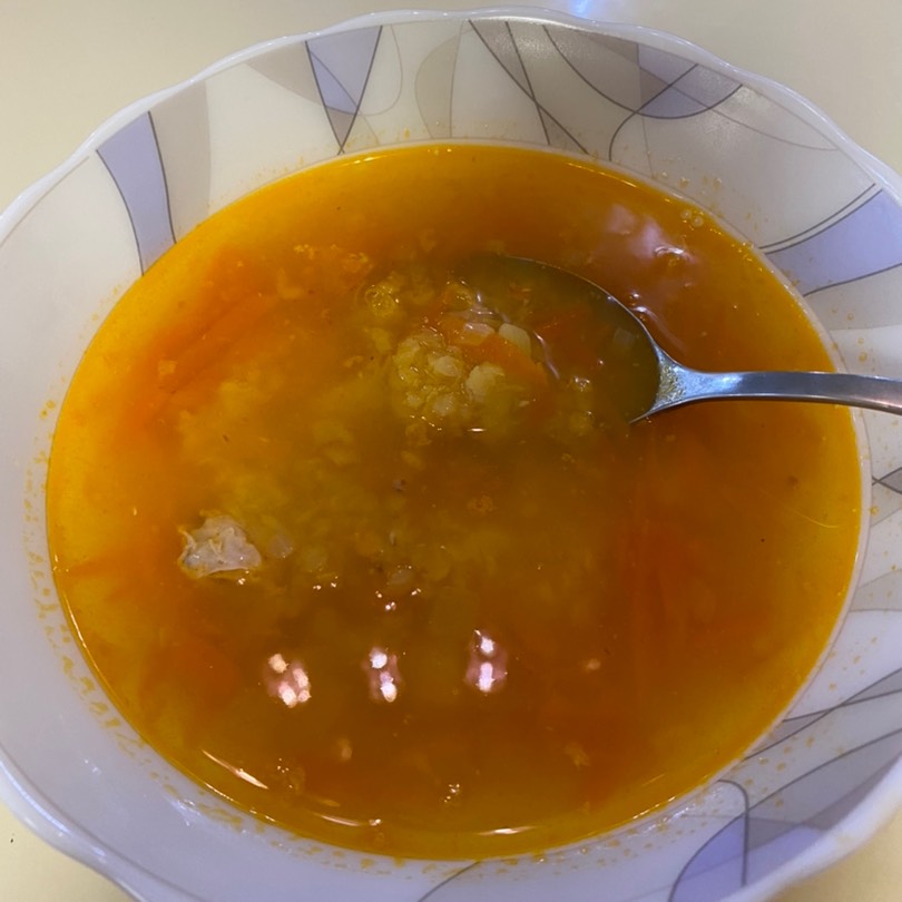Густой суп из чечевицы с курицей