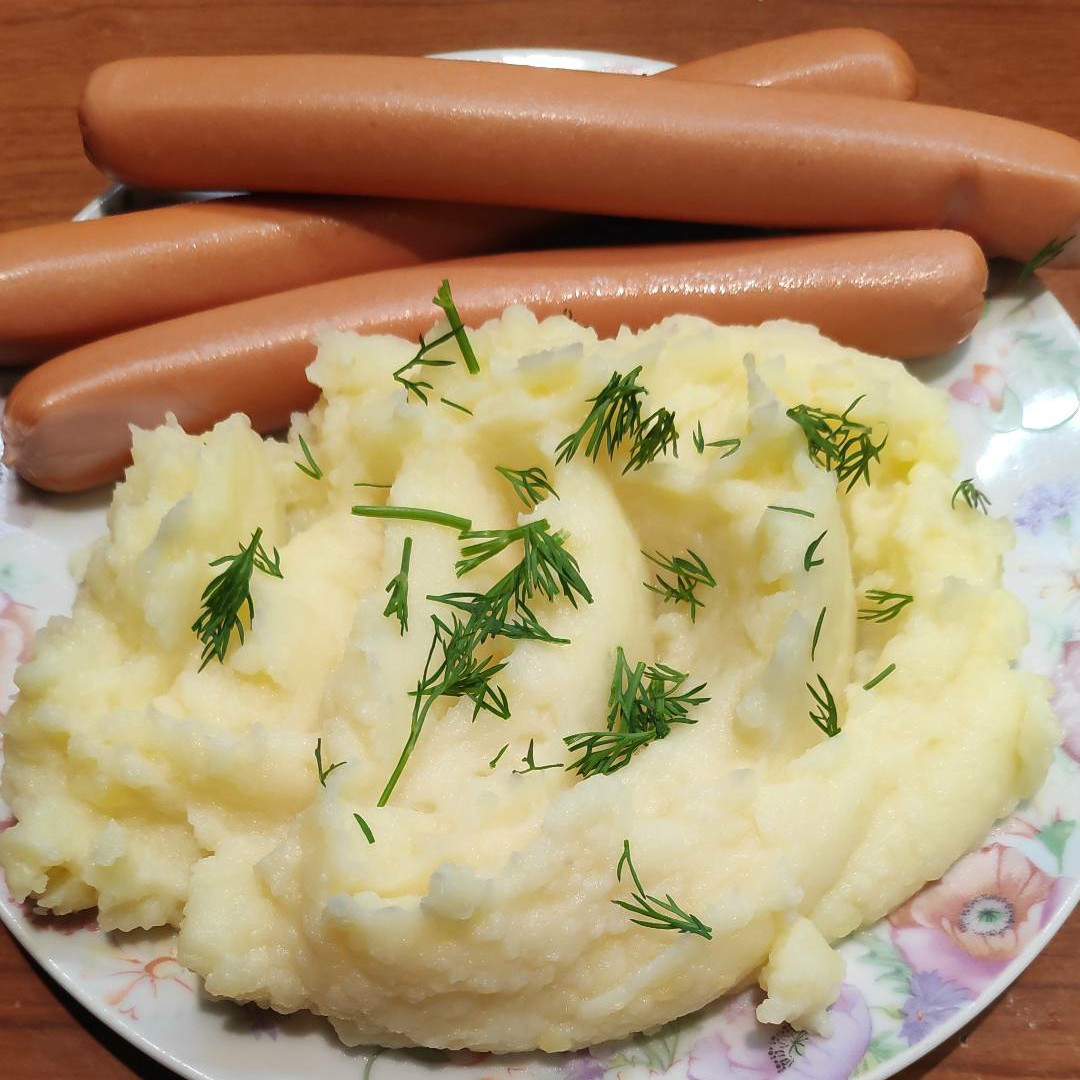 Картофельное пюре с сосисками
