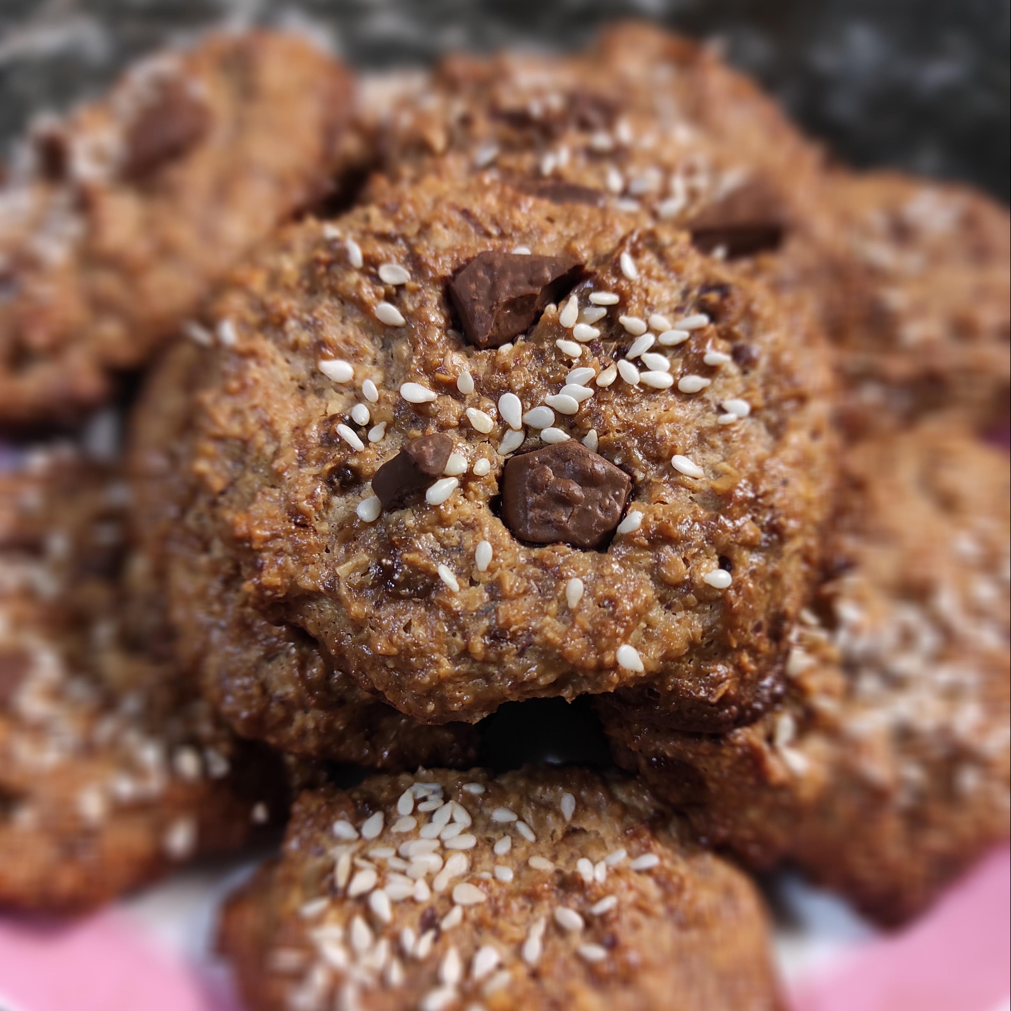 Овсяные печеньки с грецким орехом, фиником и шоколадными каплями 🍫