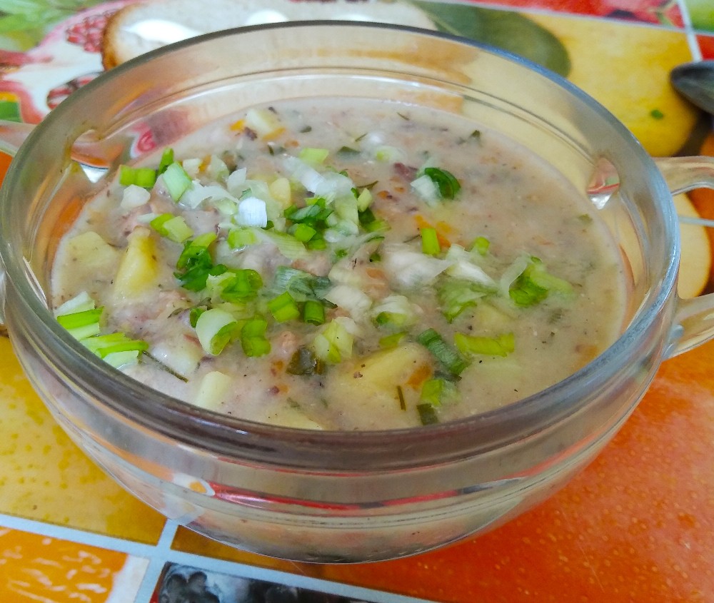 Лёгкий суп из консервированной горбуши