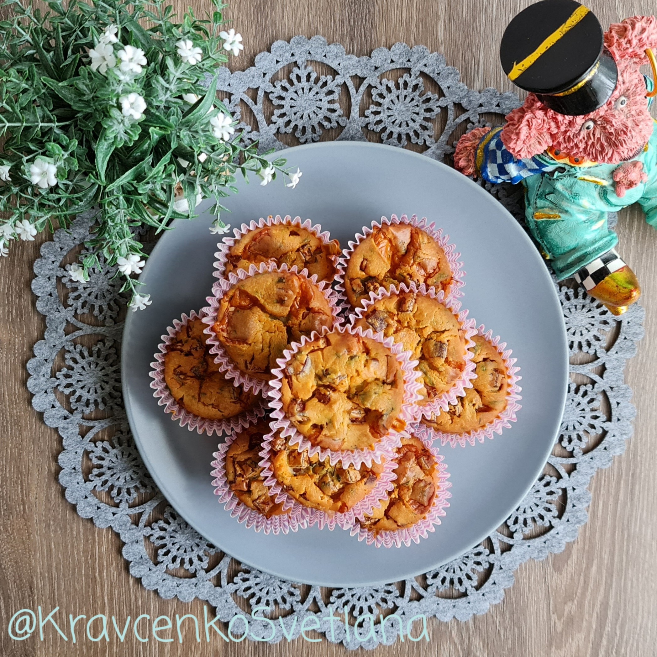 Кексы с сыром и колбасой