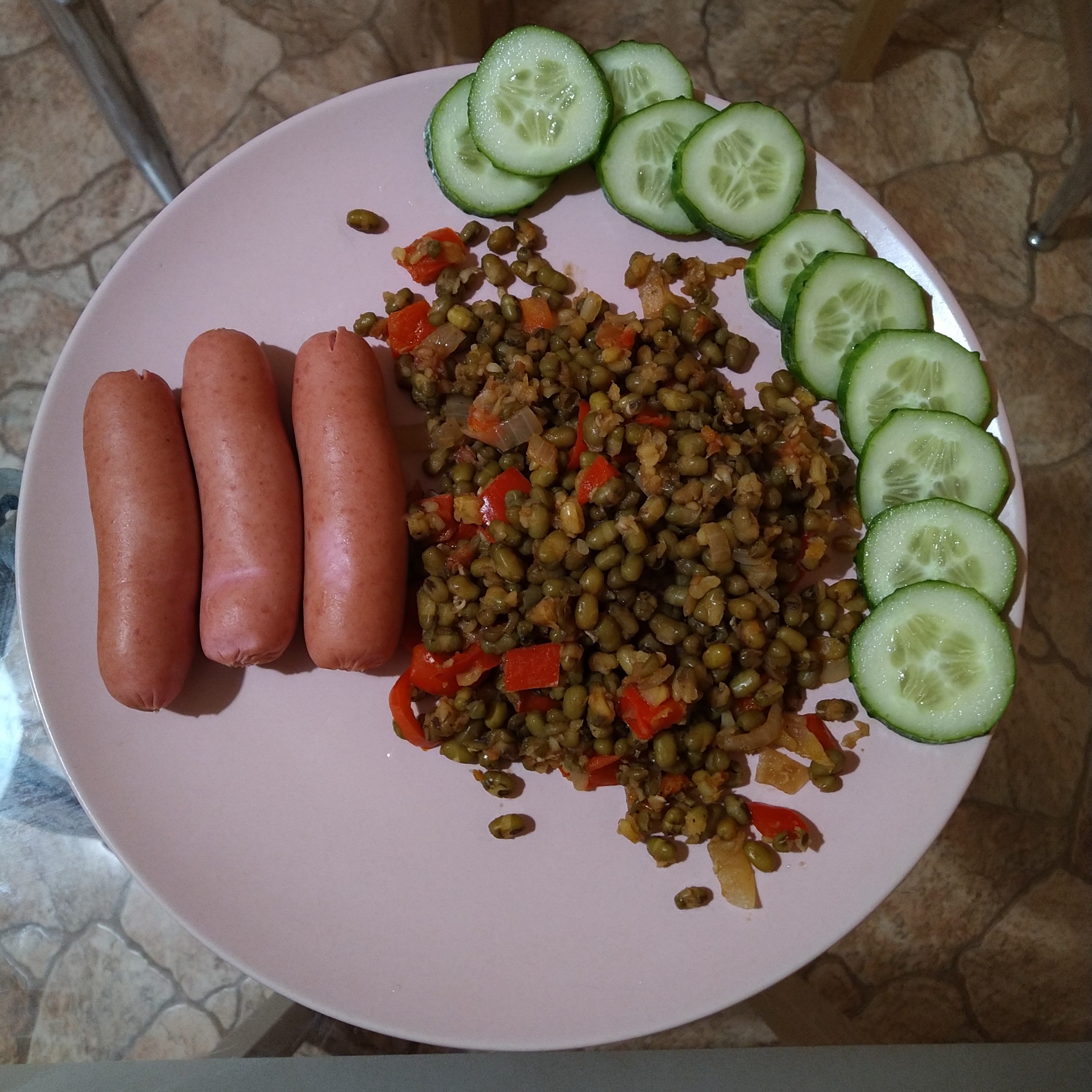 Пряный маш с овощами