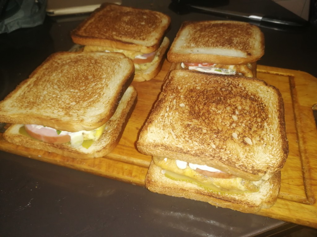 Сэндвич домашний на сковороде