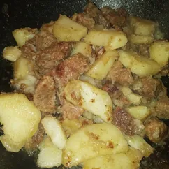 Жареная картошка с мясом