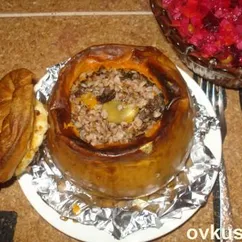 Гречневая каша с луком и грибами в тыкве (постное)