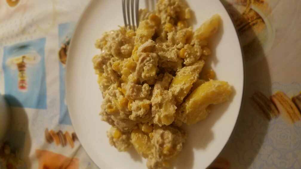 Курочка с картошкой в соусе "три сыра"