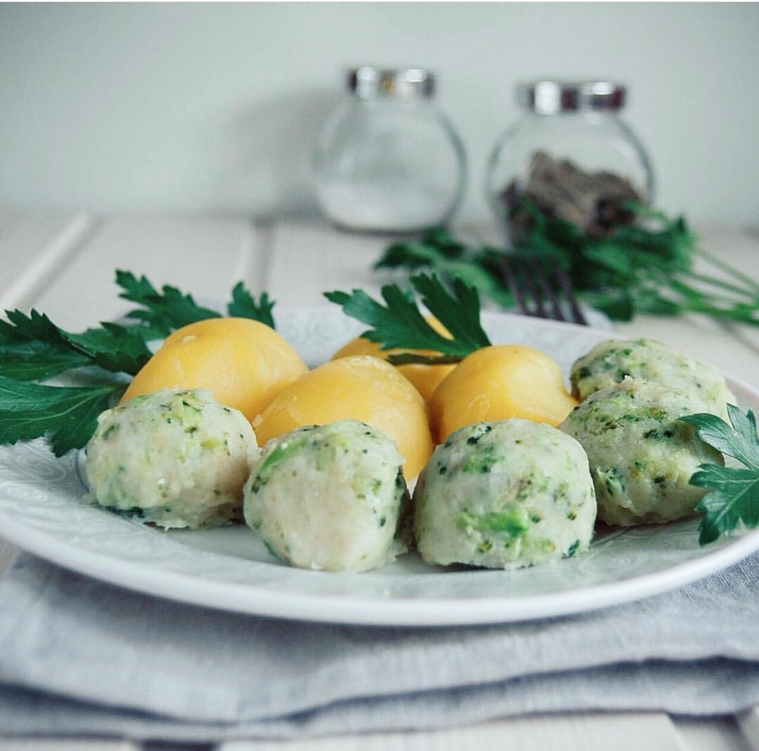 Брокколи на пару с чесноком и лимоном