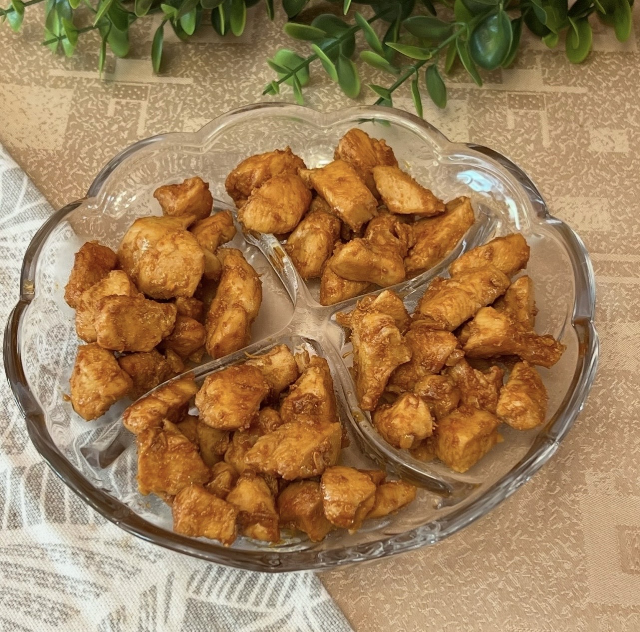 Медовое куриное мясо на сковороде 