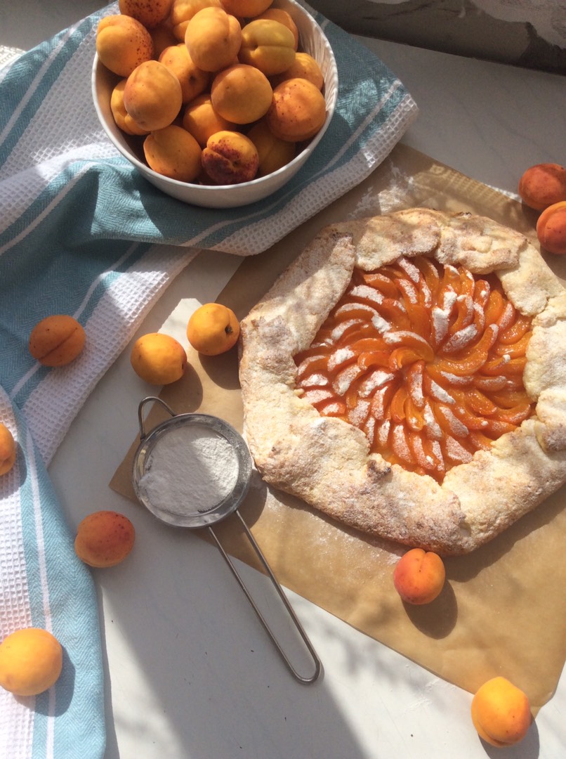 Творожная галета с абрикосом и мёдом
