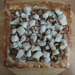 Пирог с грушей, грецкими орехами и фетой