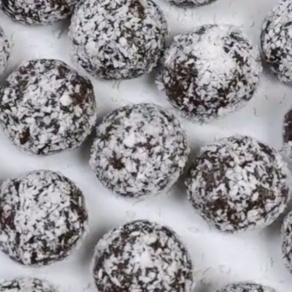 ПП конфеты к чаю из 2 ингредиентов Рафаэлло