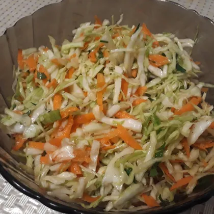 Свежий витаминный салатик с капустой