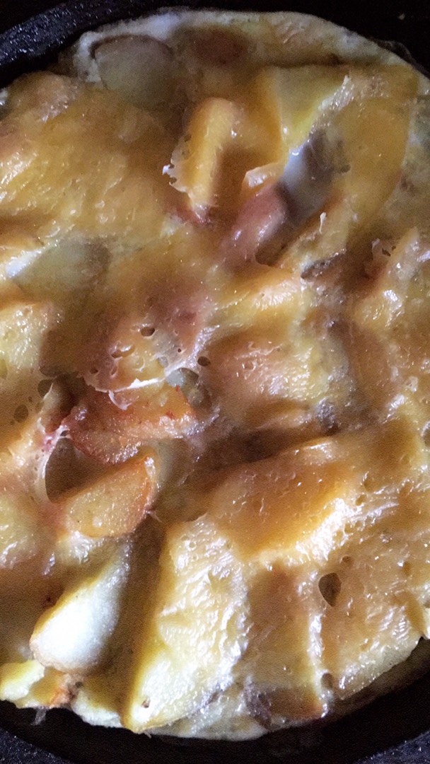 Картошка с яйцами и сыром