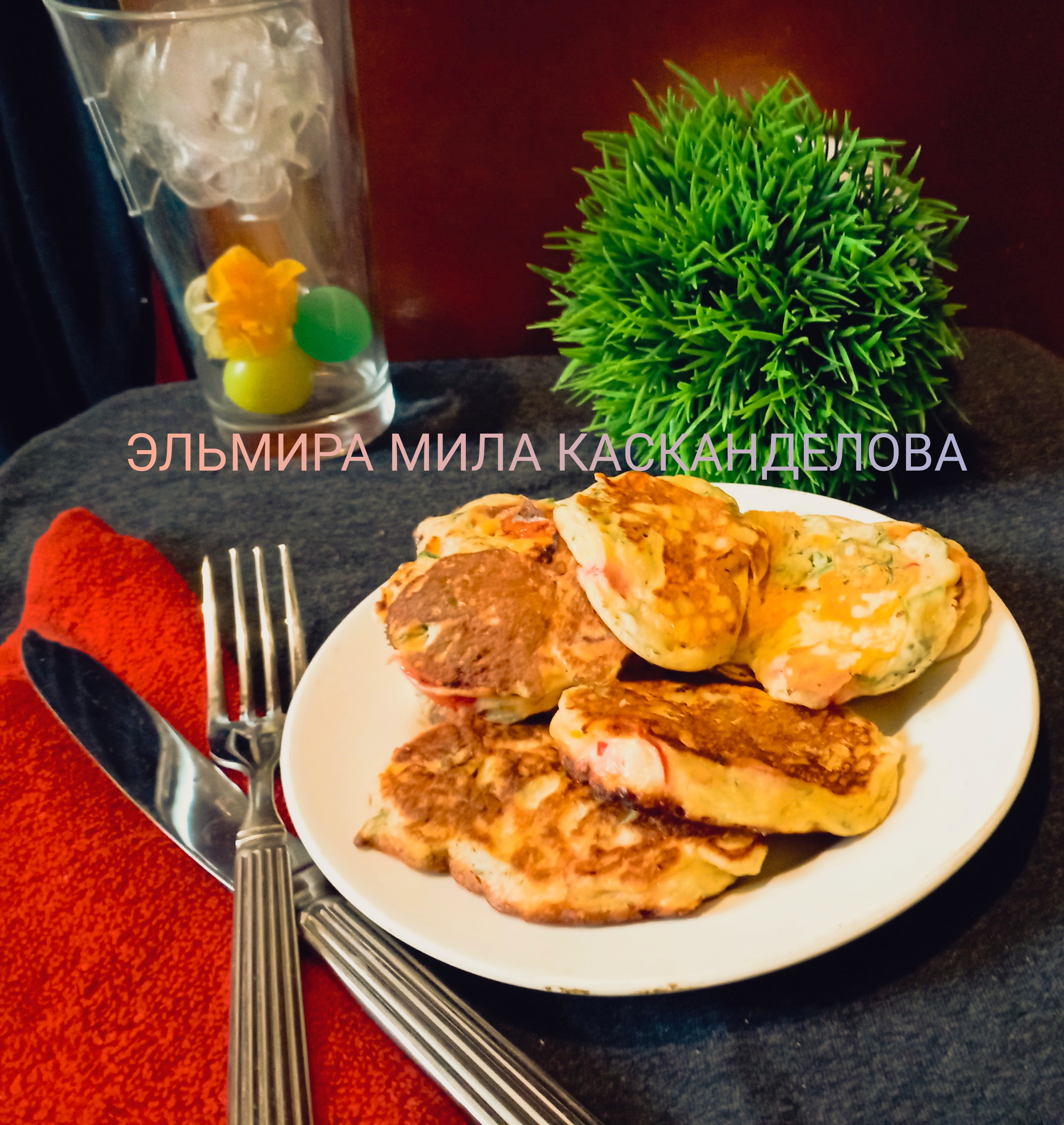 Оладьи с помидорами и сыром