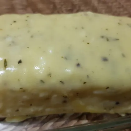Плавленый сыр с чесноком, прованскими травами и базиликом