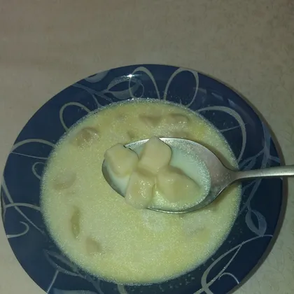 Молочный суп с клецками и картошкой