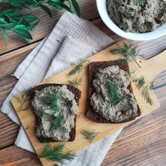 Паштет из куриной печени с грибами и баклажанами