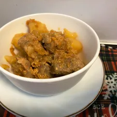 Картофель с мясом и овощами в мультиварке