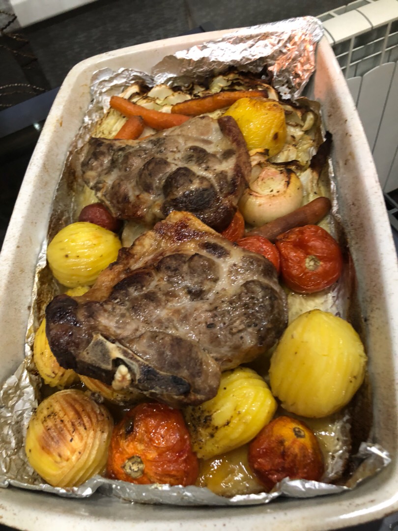 Овощи и мясо 🥩 в духовке✊