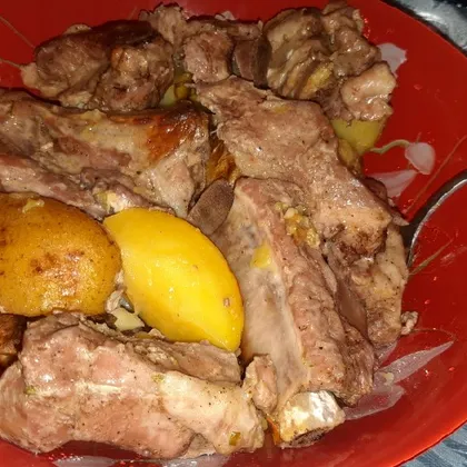 Свиные ребрышки с картошкой в духовке — простой рецепт в рукаве