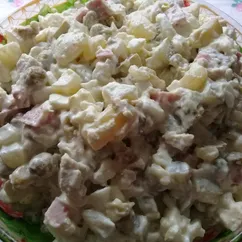 Салат "Оливье" с вареным мясом