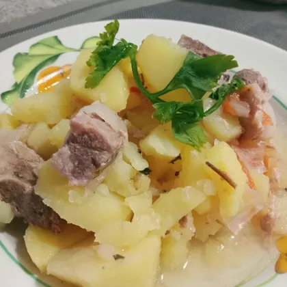 Тушёная картошка со свининой в мультиварке