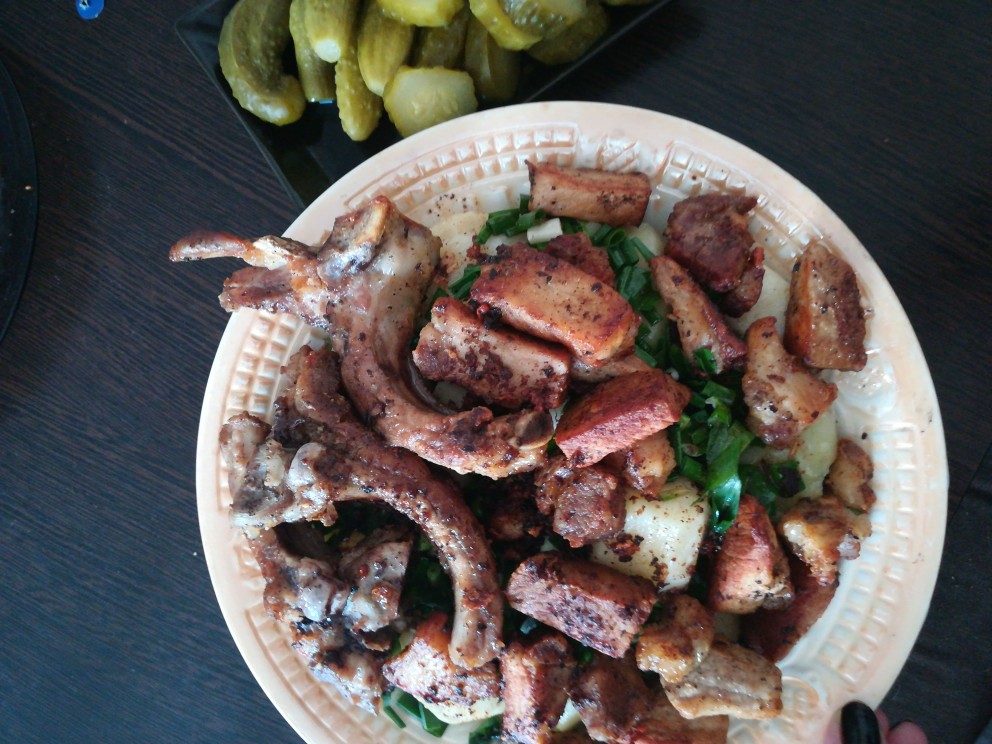 Картофель с мясом и ребрами