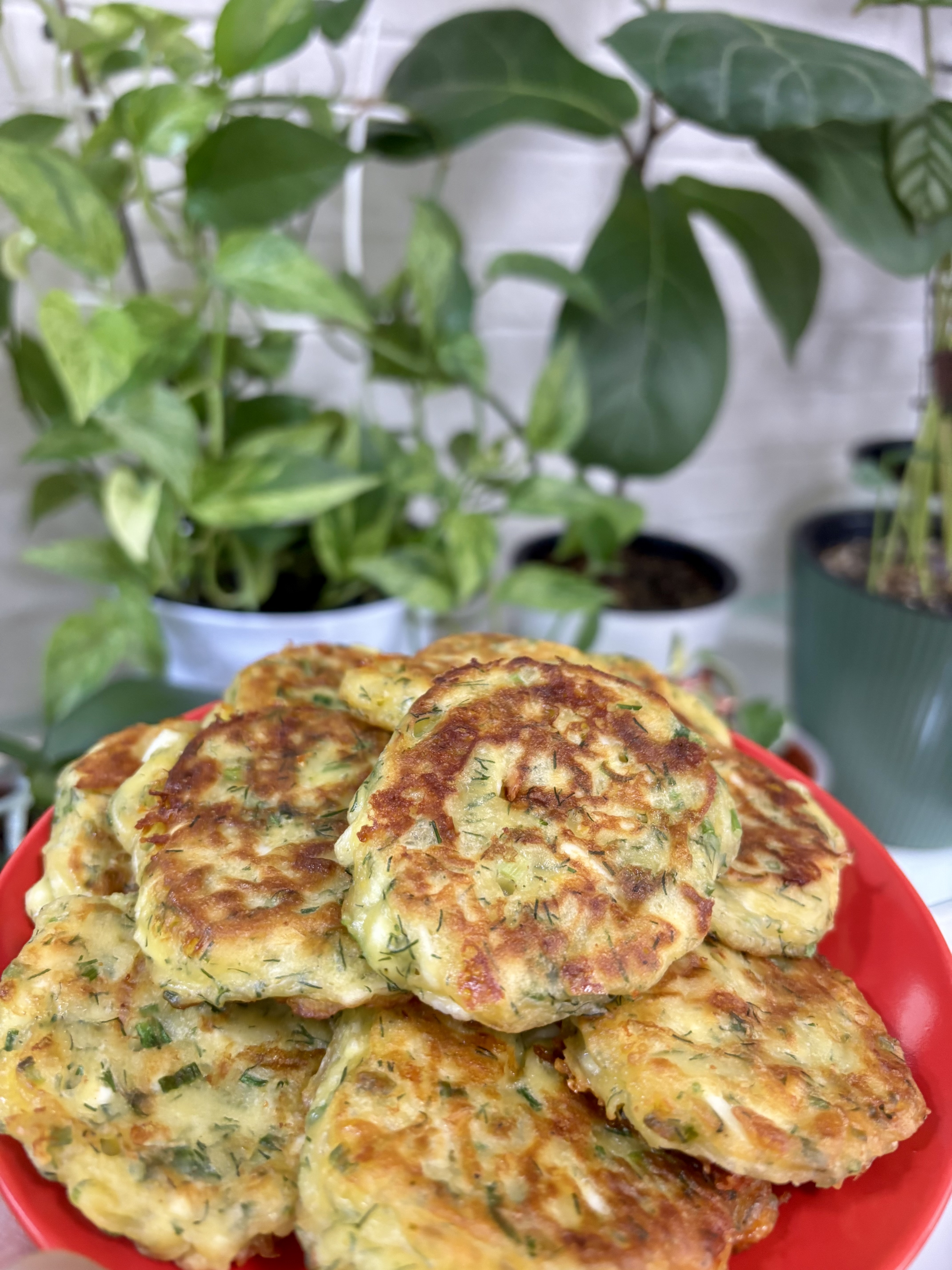 Ленивые пирожки с зеленью, яйцом и сыром