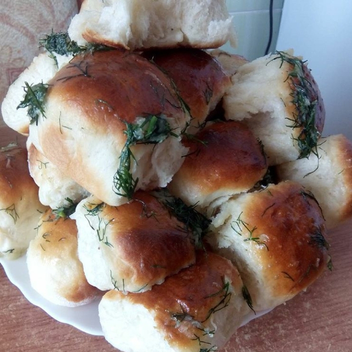 Пампушки с зеленью и чесноком