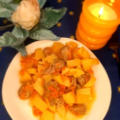 Тушеная картошка со свининой в мультиварке 