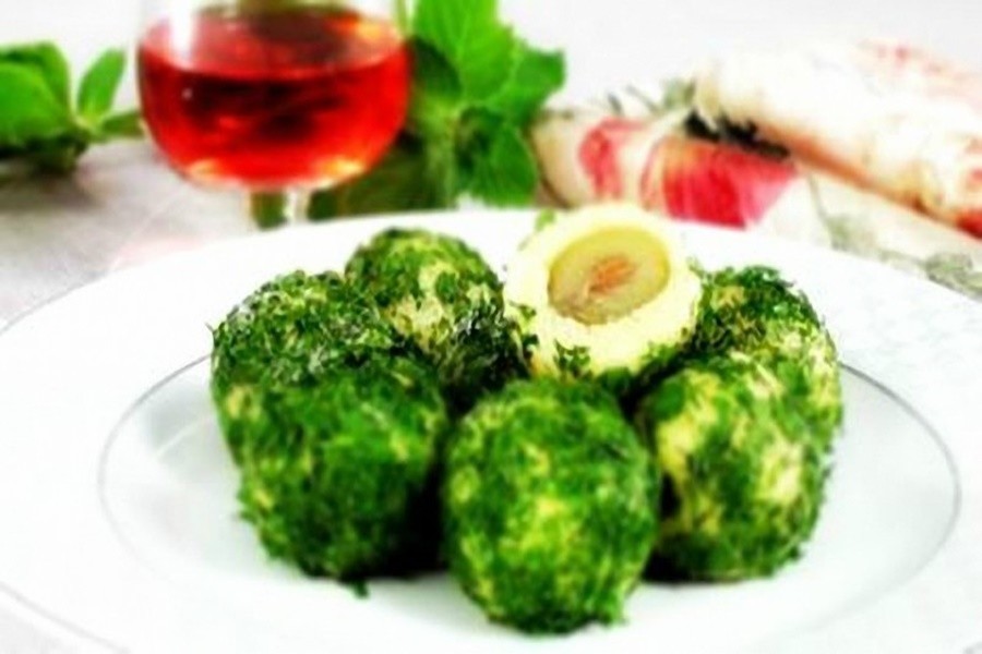Острая холодная закуска из куриного мяса, сыра и грибов