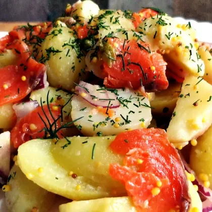 Картофельный салат с лососем