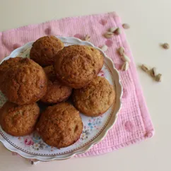 Творожные кексы с фисташками и грецкими орехами