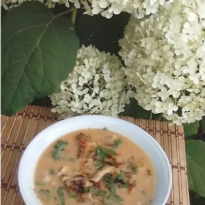 Гороховый суп—пюре с жареными грибами