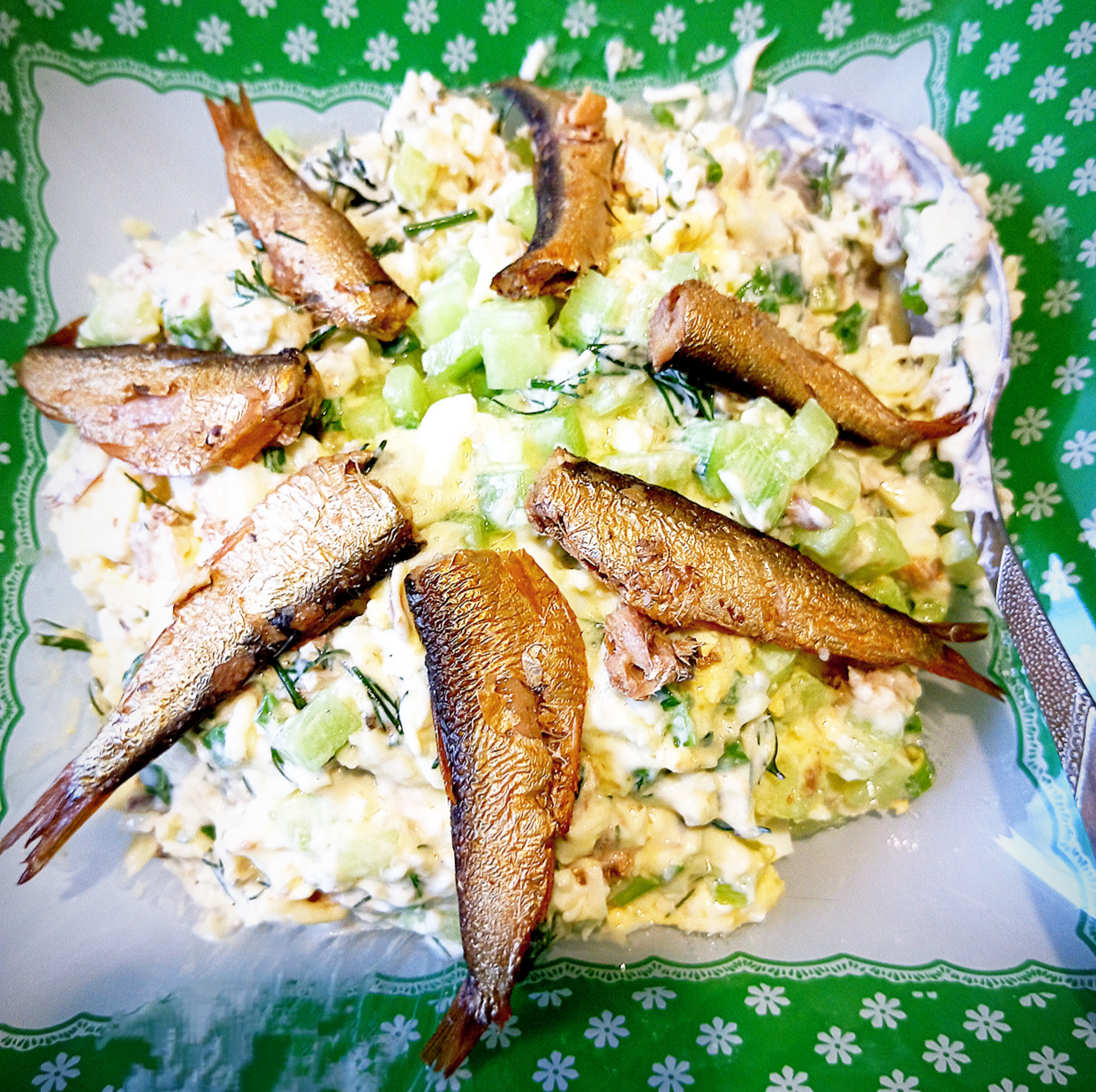 Салат со шпротами