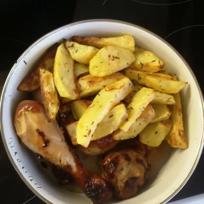 Запечённый картофель и курочка в соевом соусе