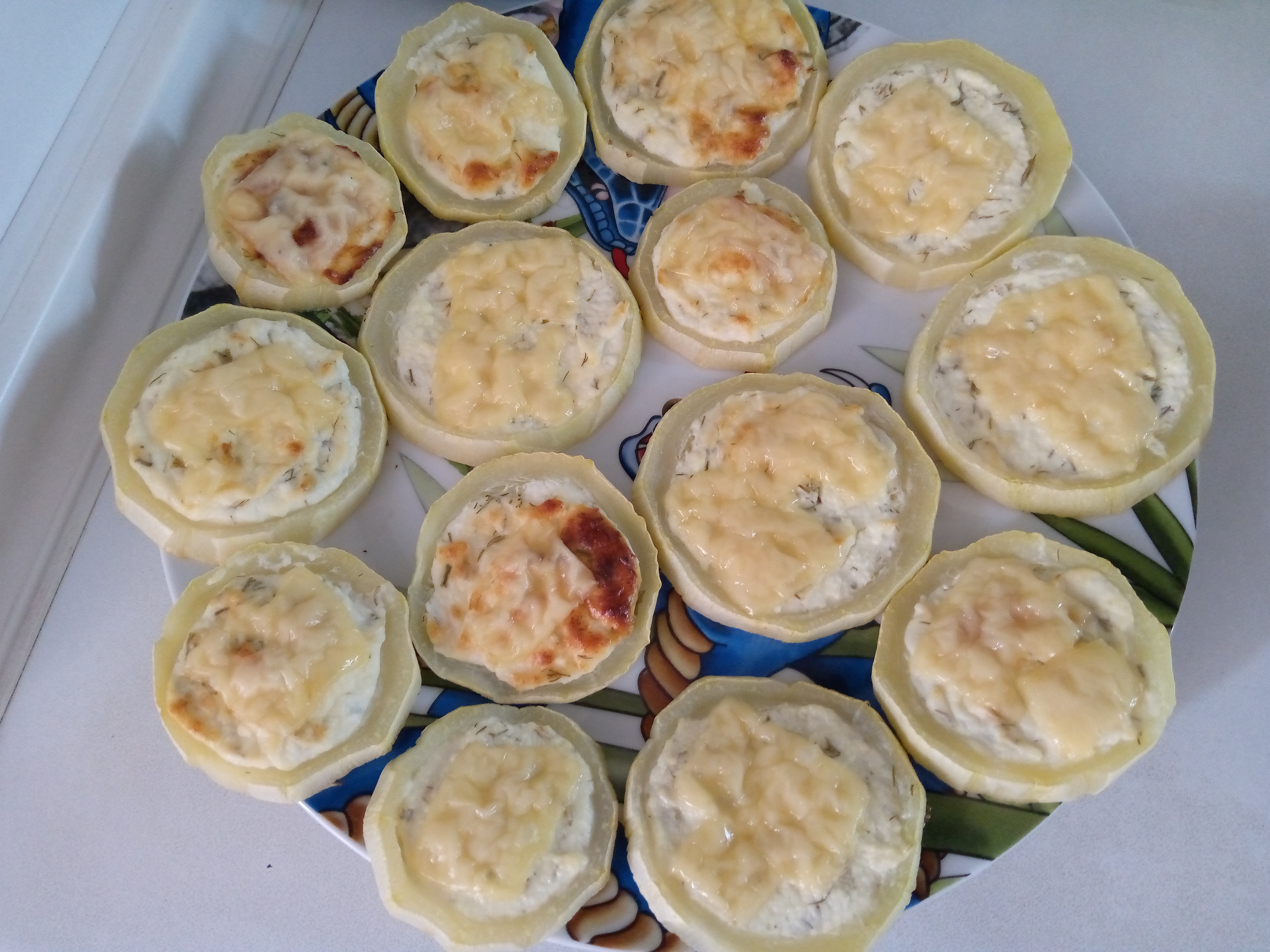 Кабачки с творогом, запечённые в духовке