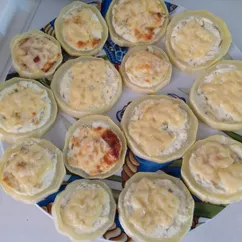 Кабачки с творогом, запечённые в духовке