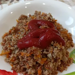 Гречка с фаршем и овощами