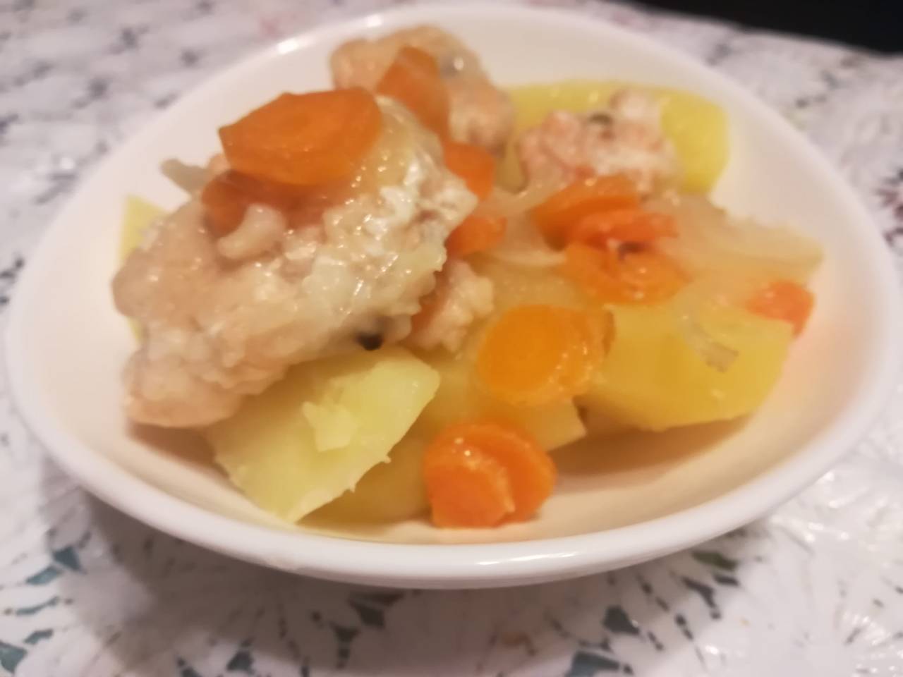 Тушёная рыбка с овощами