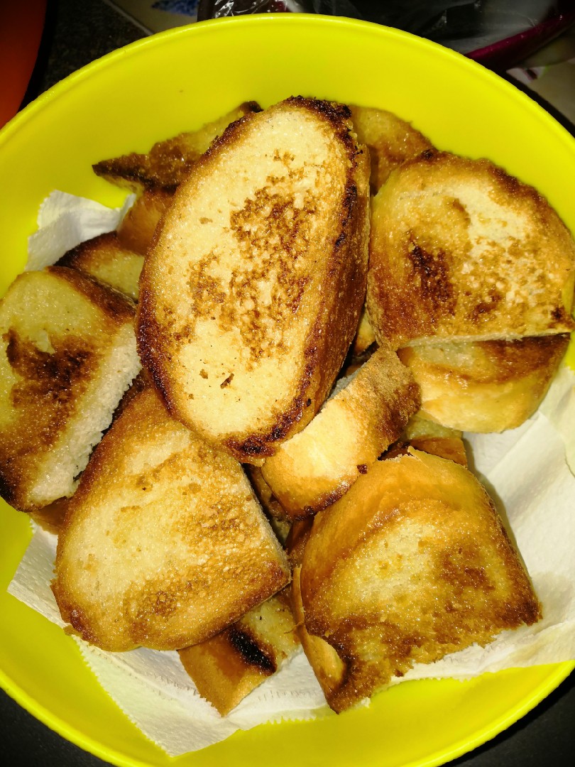 Гренки чесночные
