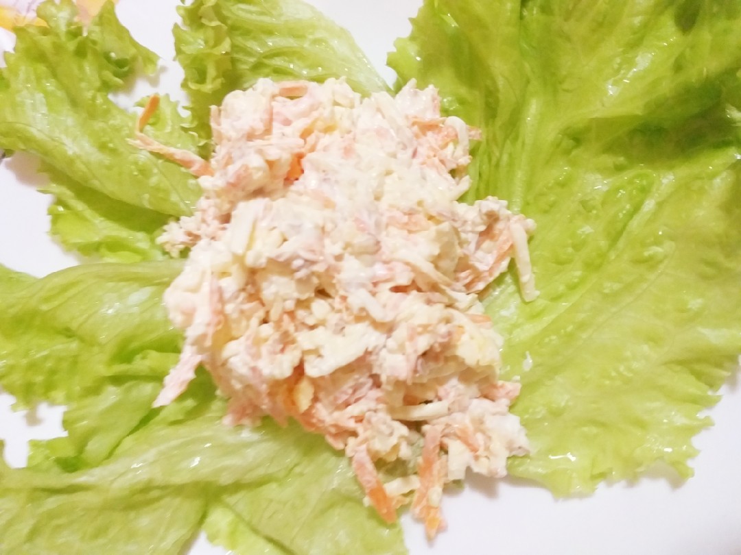 Морковь с колбасным сыром и чесноком