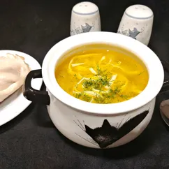 Куриный суп с домашней лапшой