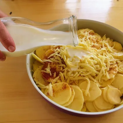 Заливаем картошку кефиром и ставим в духовку / Вкусный рецепт с секретом