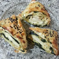 Бёрек из теста юфка (Lokmalık börek)